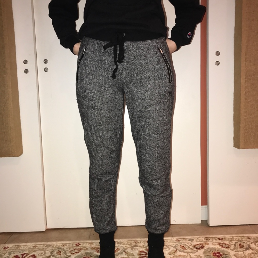 VICTORIAS SECRET JOGGERS